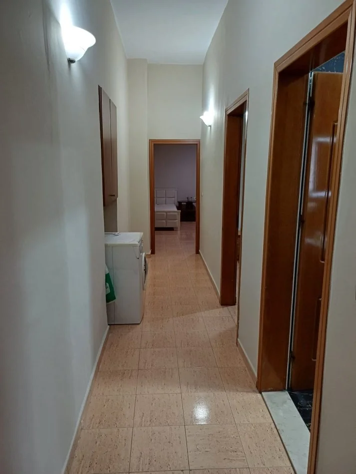 Tirane, jepet me qera apartament 2+1+Ballkon , 84 m² 650 € (Rrotontoja e sheshit willson)