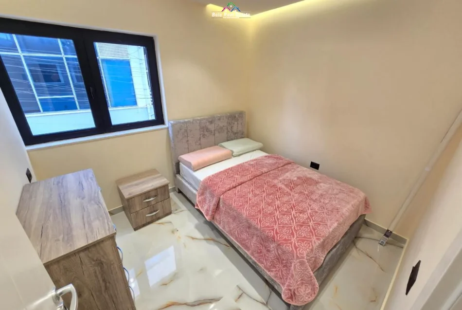 Tirane, jepet me qera Vile 2+1 Kati 1, 80 m² 800 € (rruga e elbasanit)