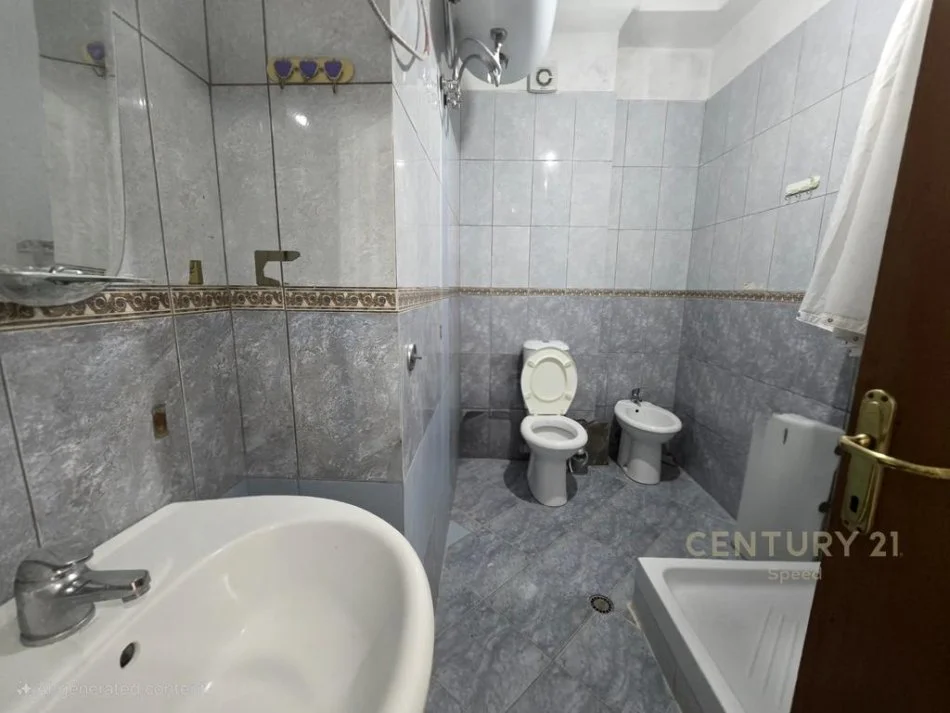 Tirane, shes apartament 2+1 Kati 5, 95 m² 145.000 € (ali demi)