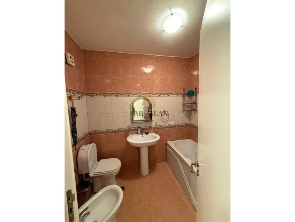 Tirane, shitet apartament 2+1 Kati 5, 105 m² 255.000 € (ISH STACIONI I TRENIT)