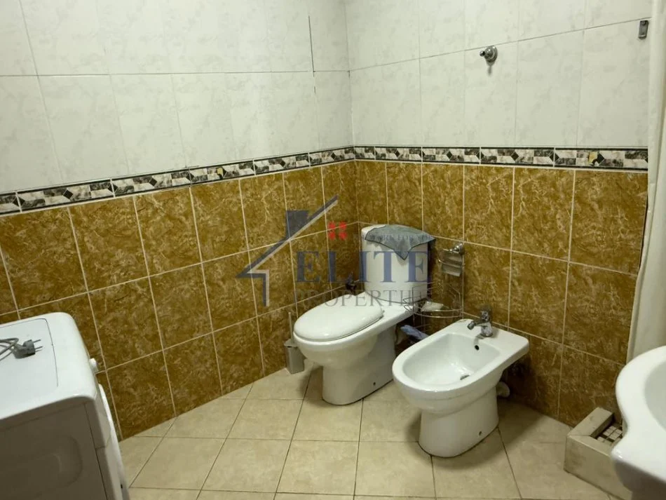 Tirane, jepet me qera apartament 1+1 Kati 11, 65 m² 550 € (Ish Ekspozita)