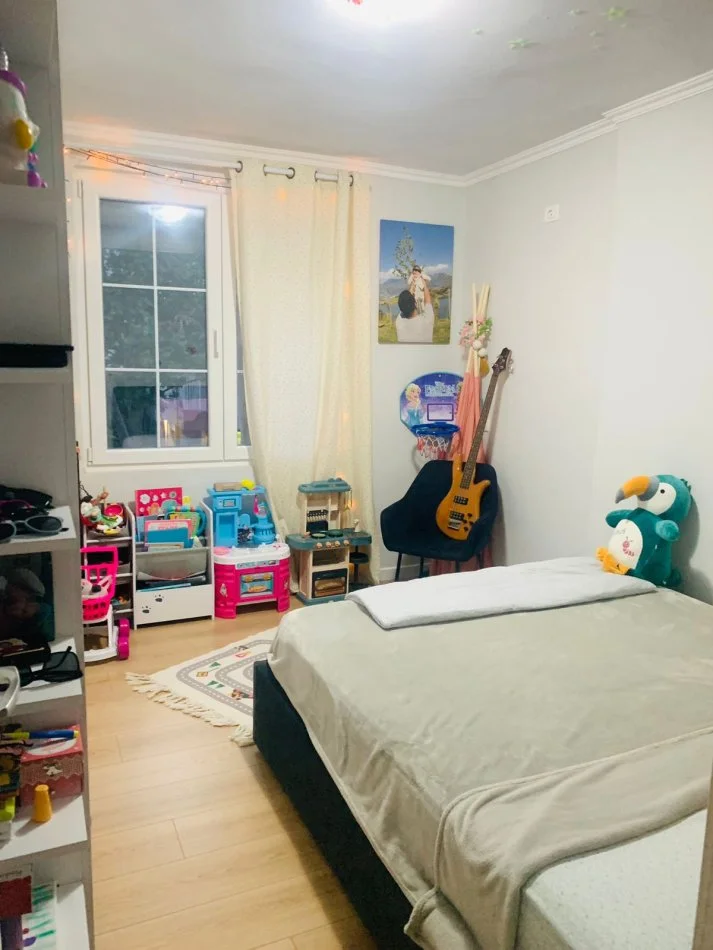 Tirane, jepet me qera apartament 2+1+Aneks+Ballkon, Kati 3, 64 m² 600 € (Rruga Jordan Misja)