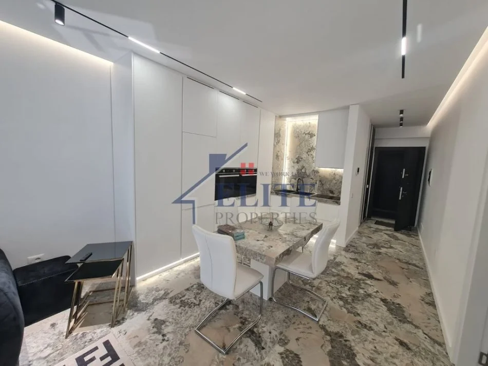 Tirane, jepet me qera apartament 1+1+Ballkon Kati 2, 80 m² 1.200 € (Liqeni i Thate)