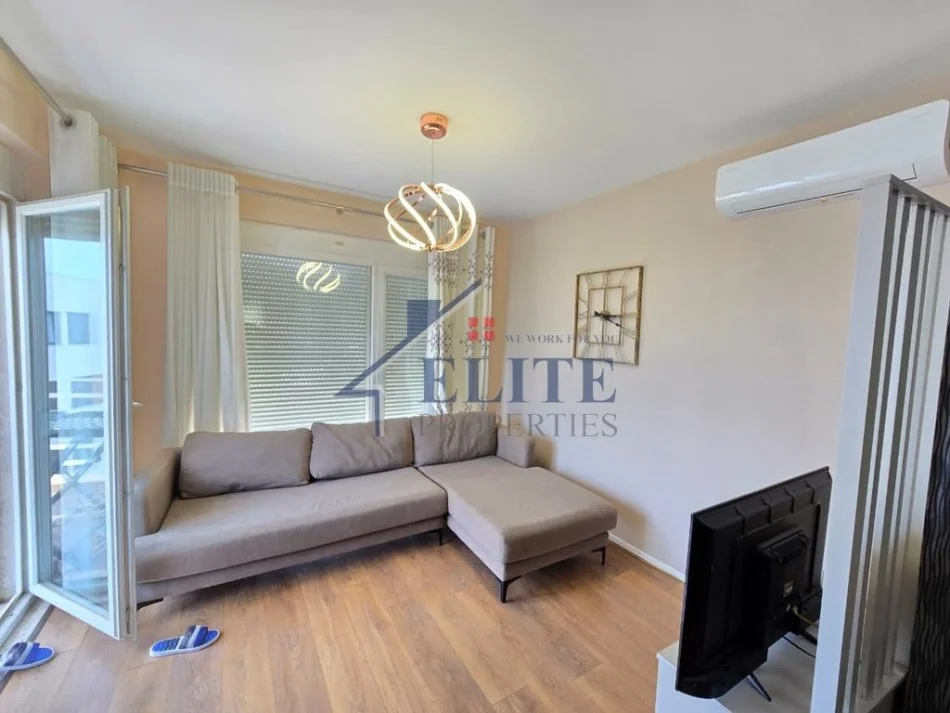 Tirane, jepet me qera apartament 2+1+Ballkon Kati 2, 100 m² 650 € (Kodra e Diellit)