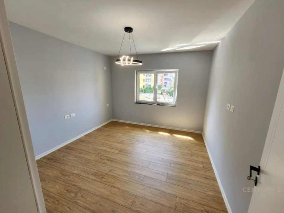 Tirane, shitet apartament 2+1 , 80 m² 145.000 €