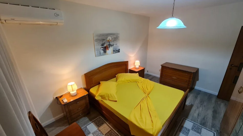 Tirane, shitet apartament 1+1 Kati 4, 145.000 € 