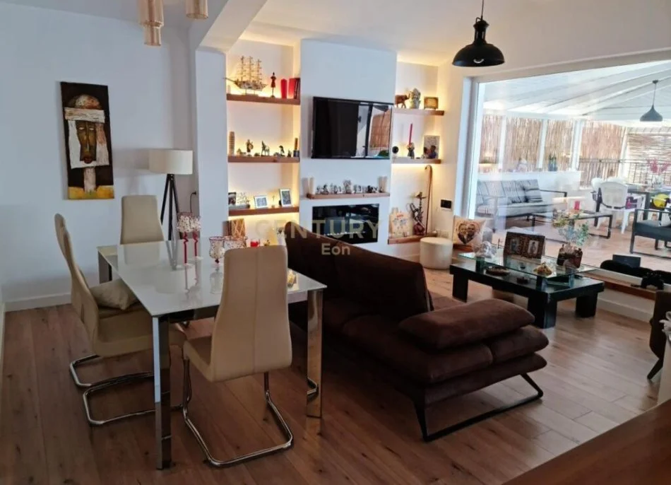 Durres, shitet apartament+verande | Penthouse 3+1+Ballkon Kati 5, 248 m² 255.000 € (Mali I Robit)