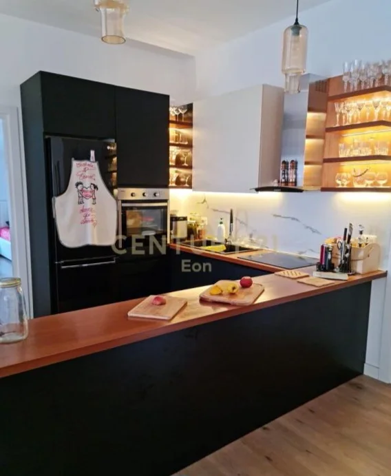 Durres, shitet apartament+verande | Penthouse 3+1+Ballkon Kati 5, 248 m² 255.000 € (Mali I Robit)