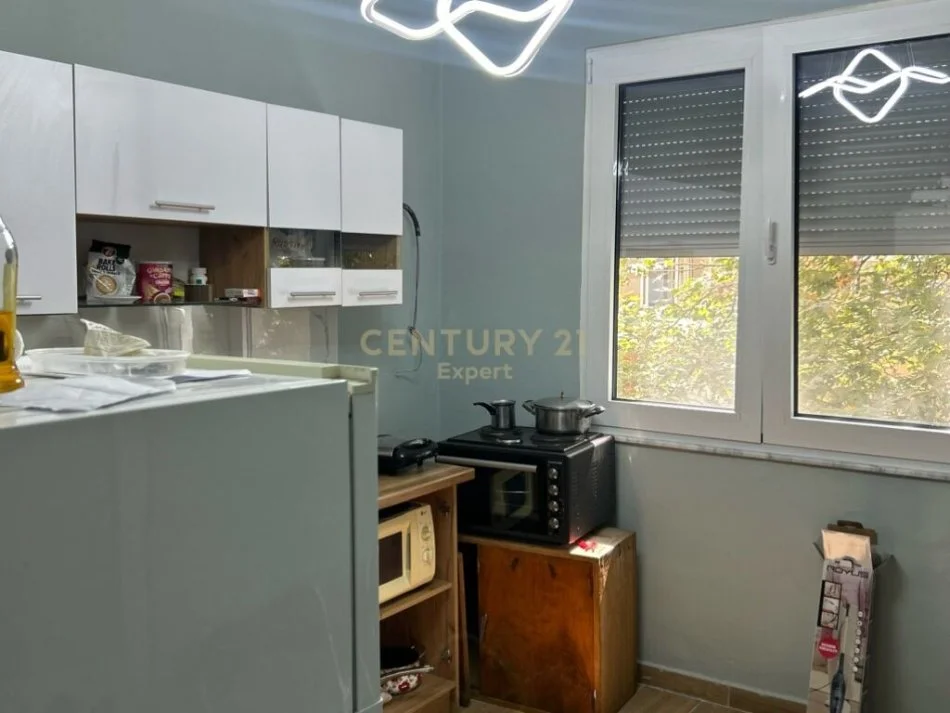 Tirane, shitet apartament 4+1 , 104 m² 175.000 € 