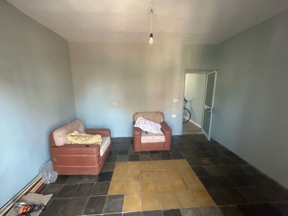 Tirane, shitet apartament 4+1 , 104 m² 175.000 € 