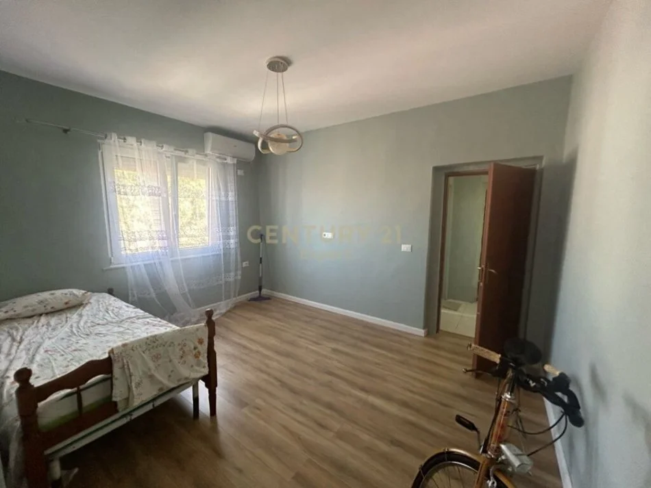 Tirane, shitet apartament 4+1 , 104 m² 175.000 € 