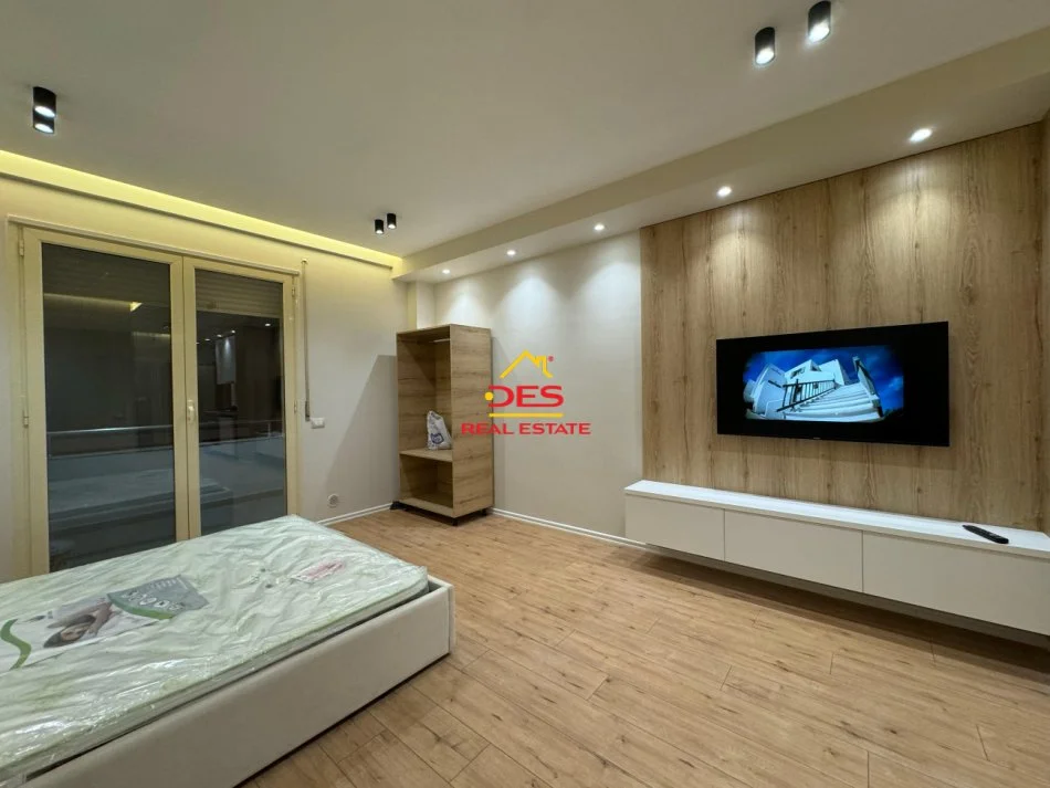 Vlore, shitet garsonier Kati 2, 48 m² 105.000 € (Rruga Çamëria)