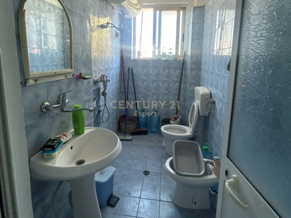 Tirane, shitet apartament 4+1 , 104 m² 175.000 € 