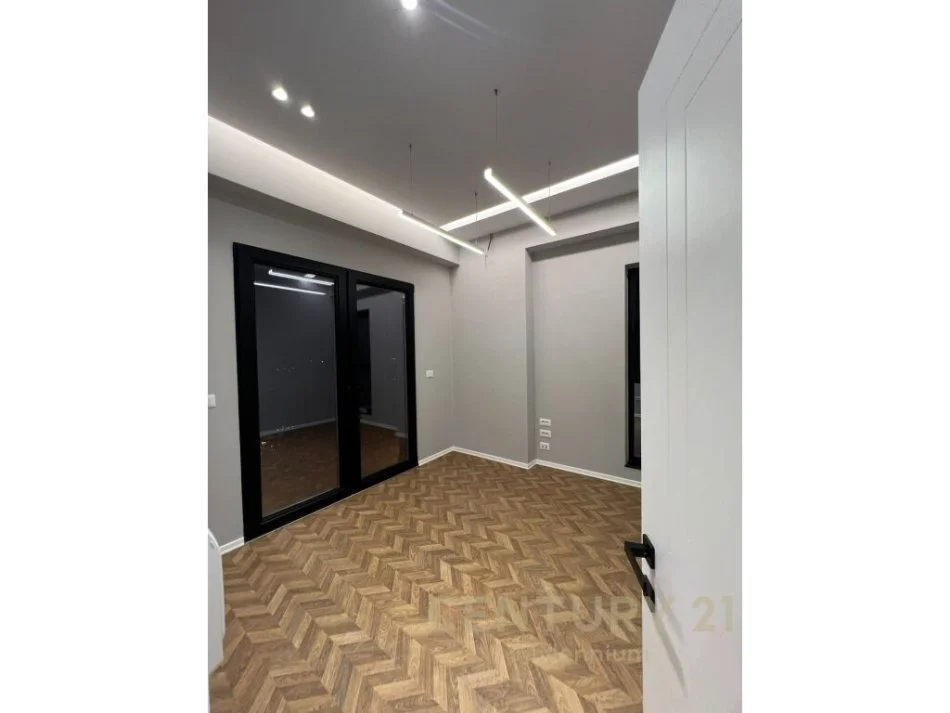 Tirane, jepet me qera apartament 2+1 Kati 17, 125 m² 1.500 € (e kavajes)