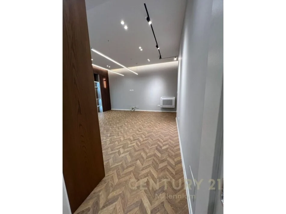 Tirane, jepet me qera apartament 2+1 Kati 17, 125 m² 1.500 € (e kavajes)