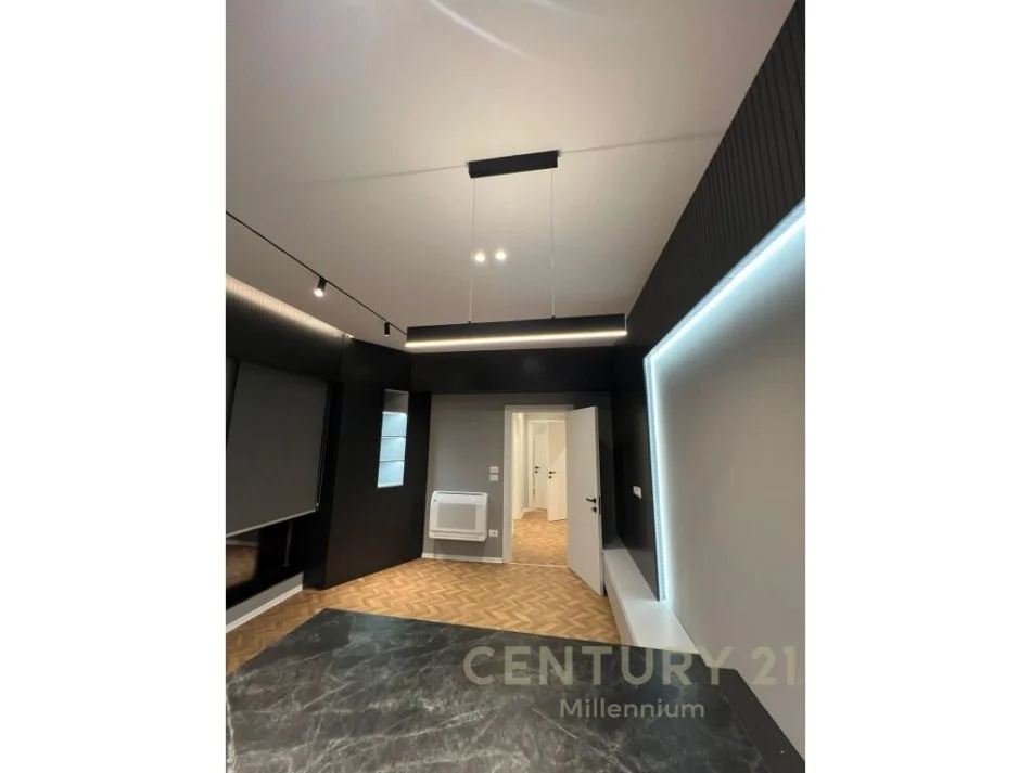 Tirane, jepet me qera apartament 2+1 Kati 17, 125 m² 1.500 € (e kavajes)