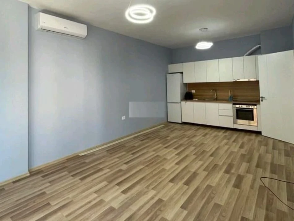 Tirane, jepet me qera apartament 1+1 Kati 3, 65 m² 460 € (Xhamfize Kerko)