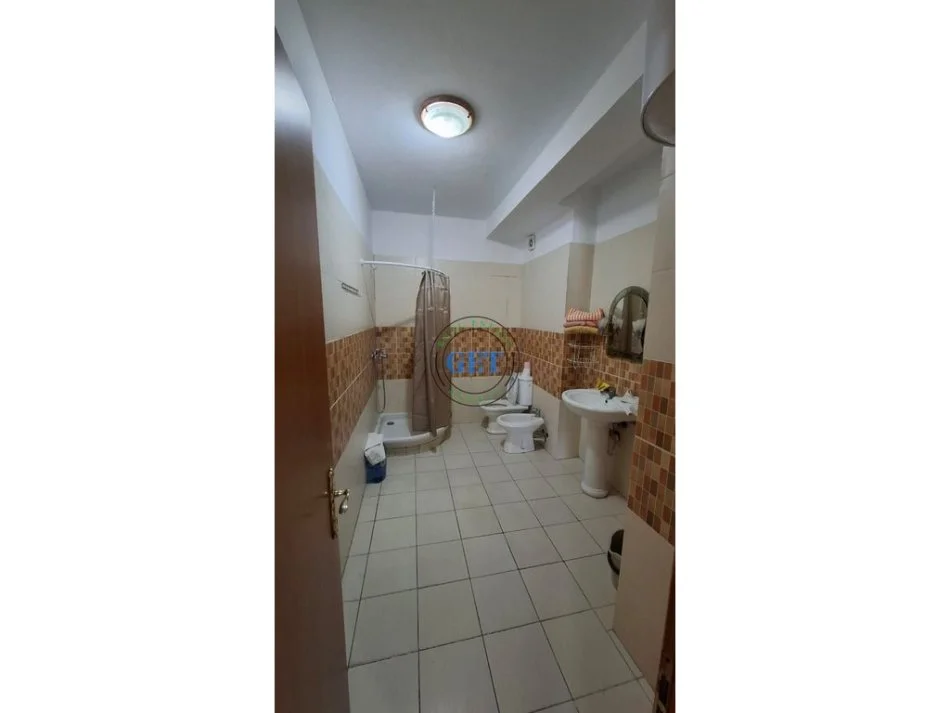 Durres, jepet me qera apartament 1+1 Kati 4, 60 m² 450 € (Qira, Apartament 1+1, Plazh Iliria, Durres.)