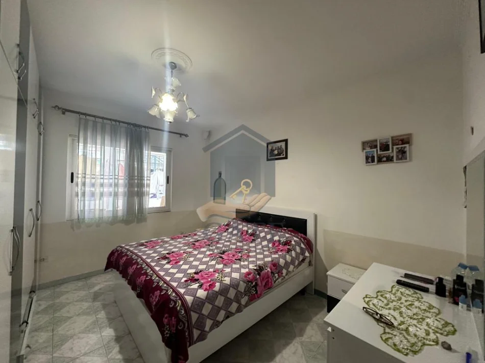 Durres, shitet apartament 2+1 Kati 1, 114 m² 114.000 € (Stadiumi)