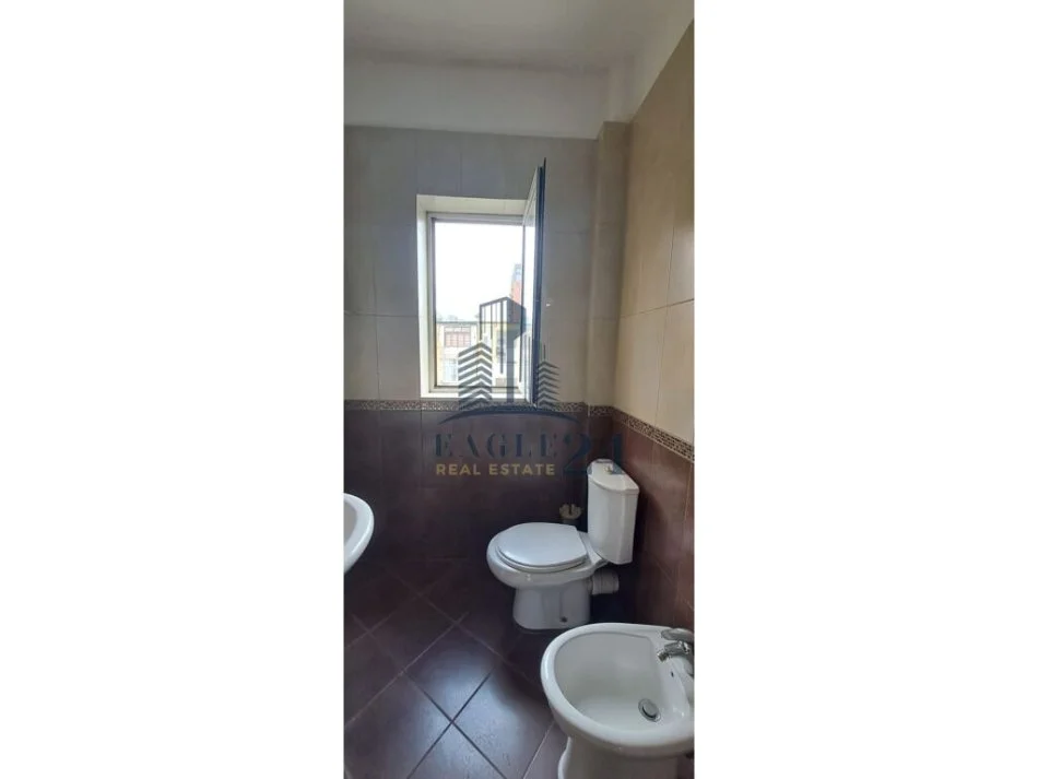 Tirane, shitet apartament 2+1 Kati 5, 72 m² 140.000 € (Myslym Shyri (rruga Muhamet Gjollesha))