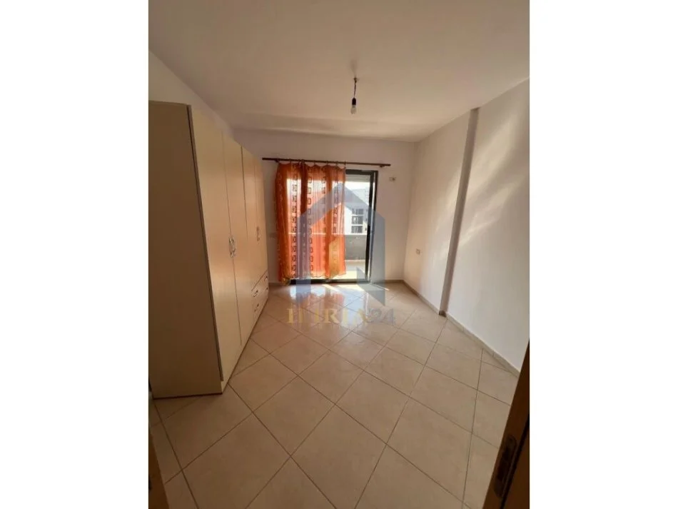 Tirane, shitet apartament 1+1+Ballkon Kati 4, 77 m² 114.900 € (Astir)