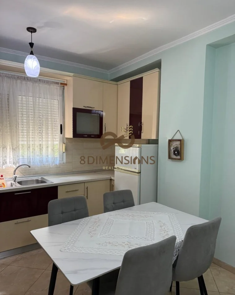 Tirane, jepet me qera apartament 2+1+Ballkon Kati 3, 67 m² 500 € (Tek Materniteti Ri - D8242A-228)