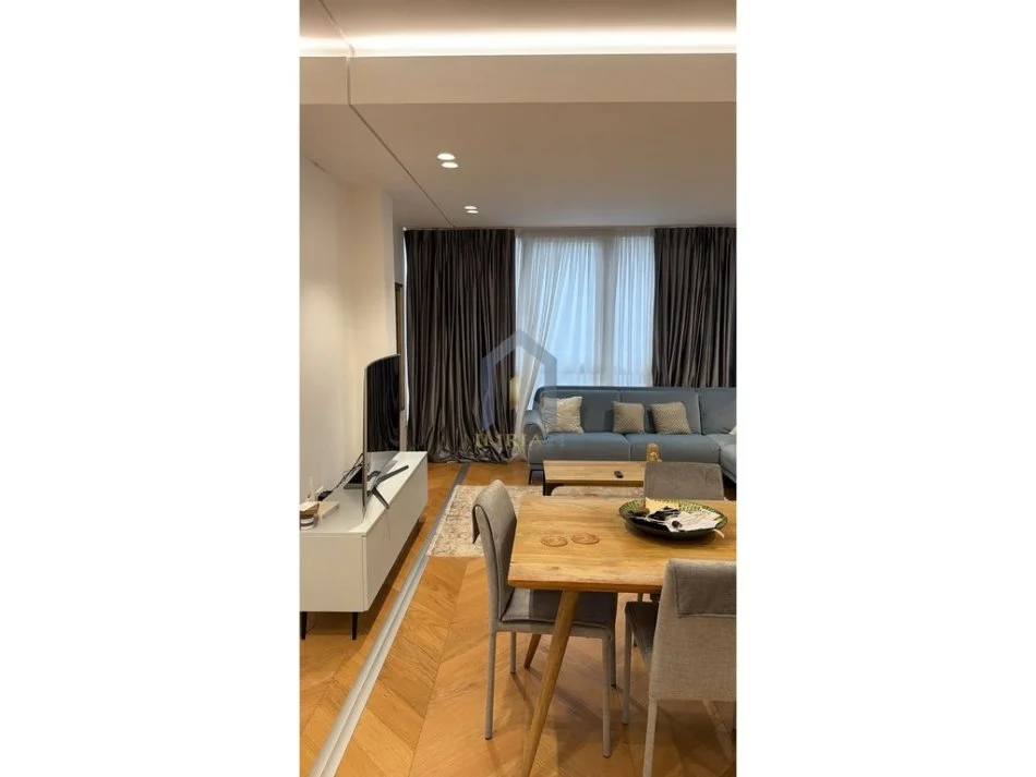 Tirane, jepet me qera apartament 2+1+Ballkon Kati 7, 80 m² 920 € (Rruga Tish Daiha)