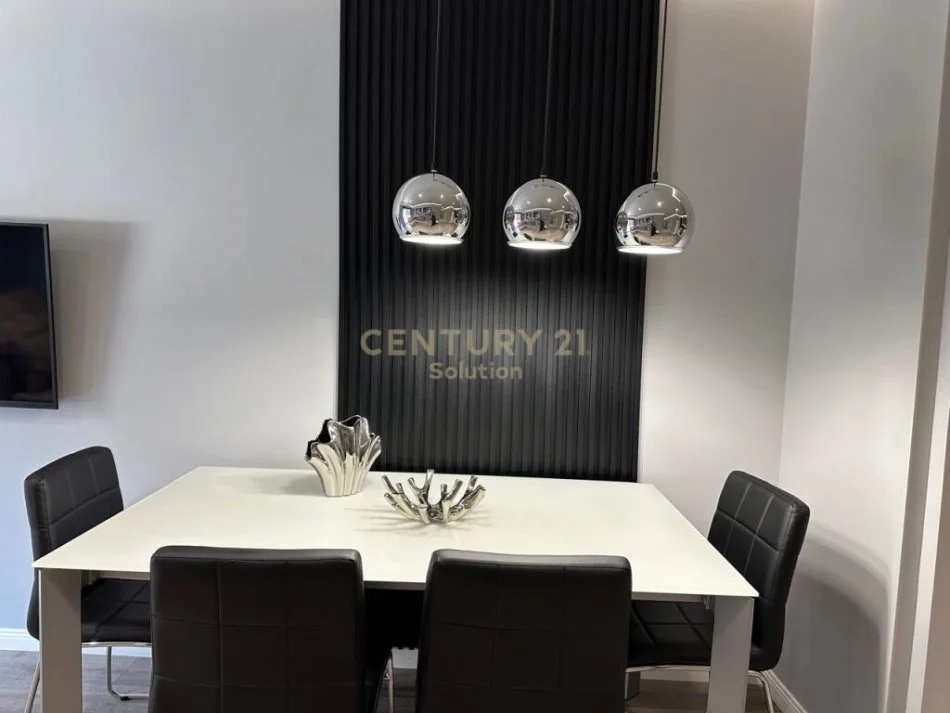 Tirane, jepet me qera apartament 2+1 Kati 2, 115 m² 800 € (komuna)