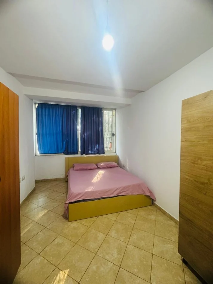 Tirane, jepet me qera apartament 1+1 Kati 1, 45 m² 400 € 