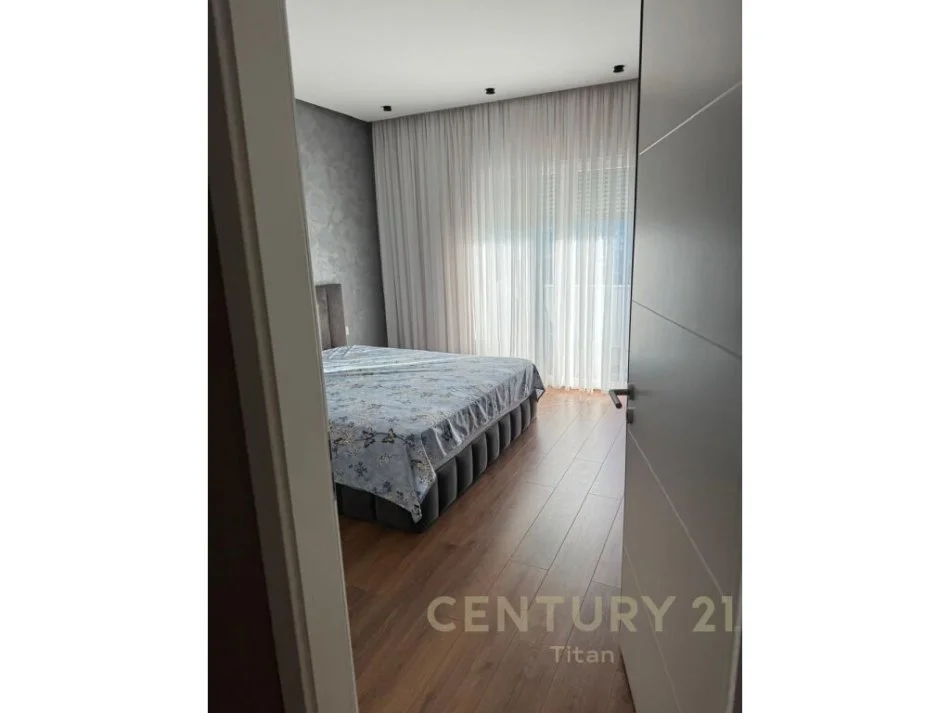 Tirane, shitet apartament 2+1+Ballkon Kati 5, 107 m² 153.000 € (Terminali i Veriut te Kthesa e Kamzes)      Titan95791