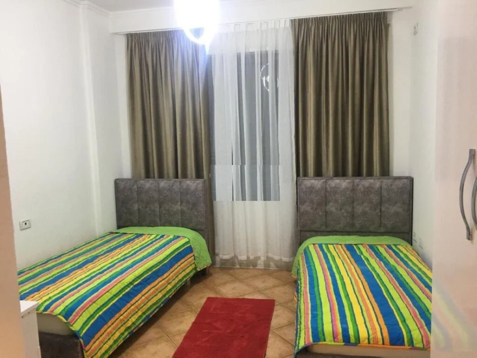 Tirane, jepet me qera apartament 2+1 Kati 1, 102 m² 500 € (Rruga e Dajtit)