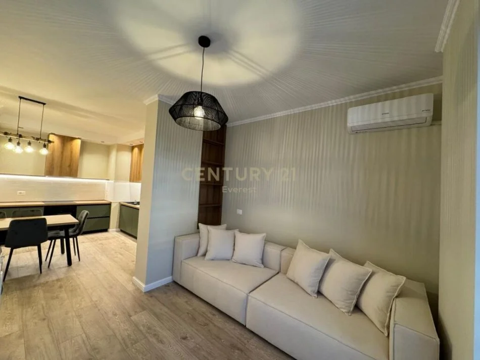 Tirane, shitet apartament 1+1+Ballkon Kati 5, 70 m² (sheshi willson)