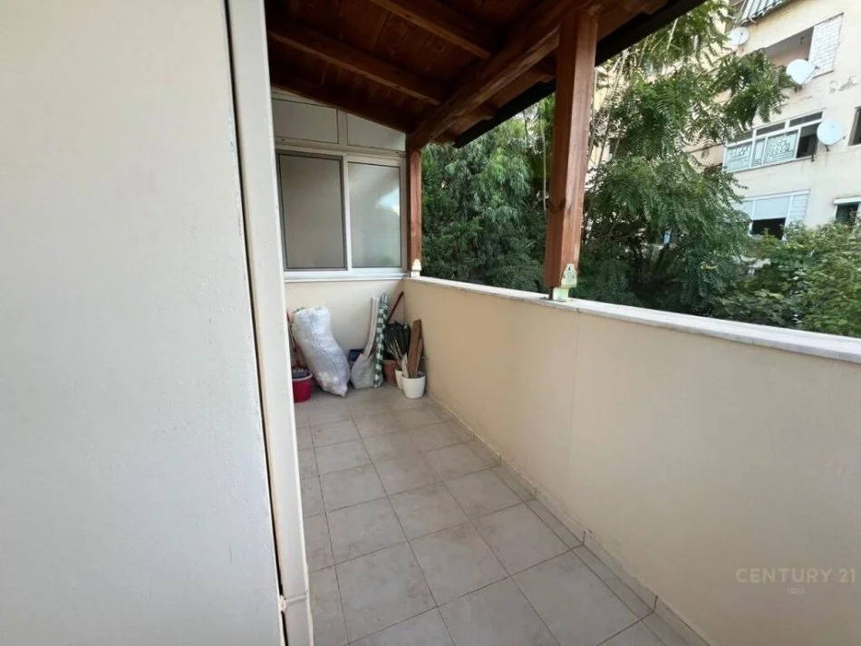 Tirane, shitet apartament 2+1 Kati 2, 95 m² 150.000 € 