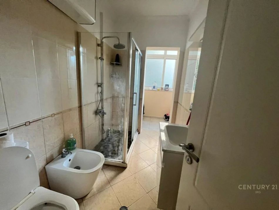 Tirane, shitet apartament 2+1 Kati 2, 95 m² 150.000 € 