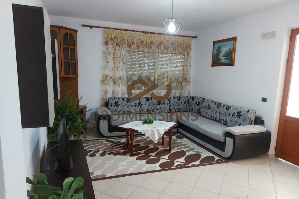 Tirane, jepet me qera 2+1 , 100 € (Tek Stacioni i Trenit - D8242A-231)