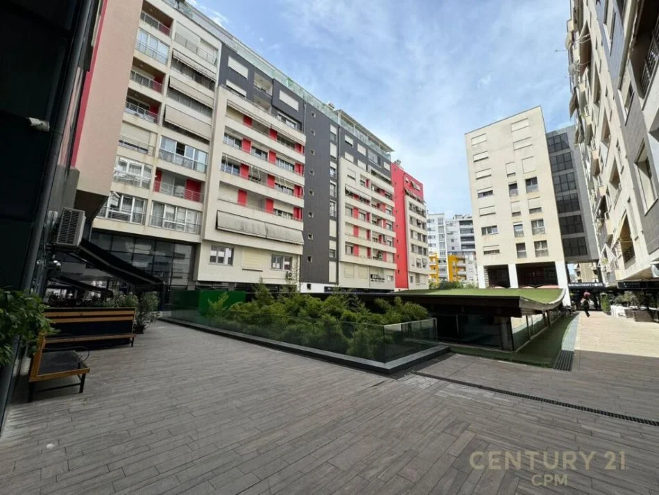 Tirane, jepet me qera apartament 2+1 , 84 m² 1.700 € 