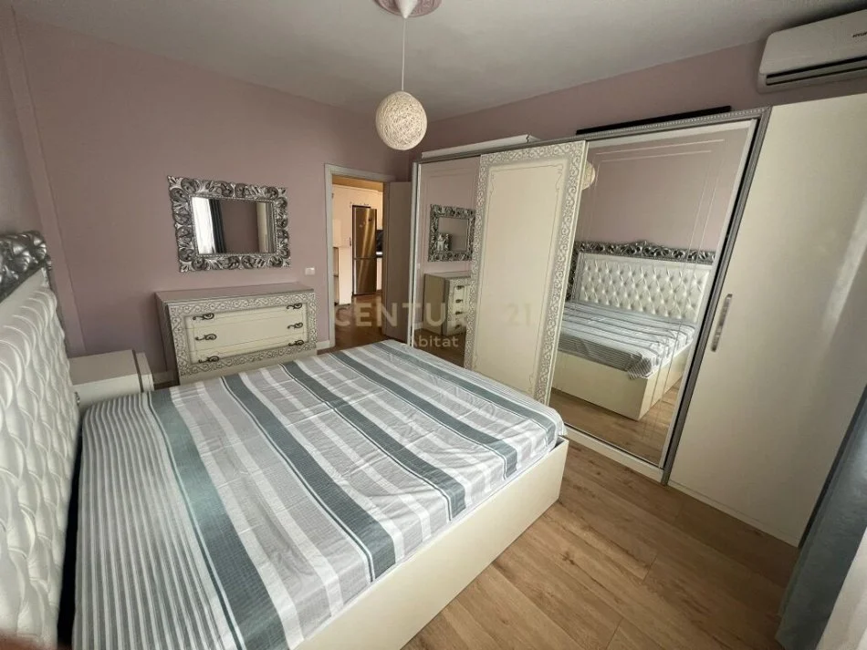 Tirane, jepet me qera apartament 1+1 Kati 2, 66 m² 550 € (liqeni i thate)