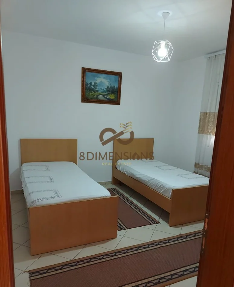 Tirane, jepet me qera 2+1 , 100 € (Tek Stacioni i Trenit - D8242A-231)