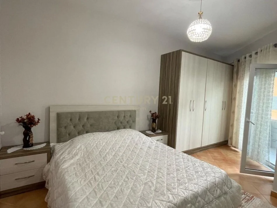 Tirane, jap me qera apartament 1+1 , 75 m² 600 € (Liqeni i Thatë)
