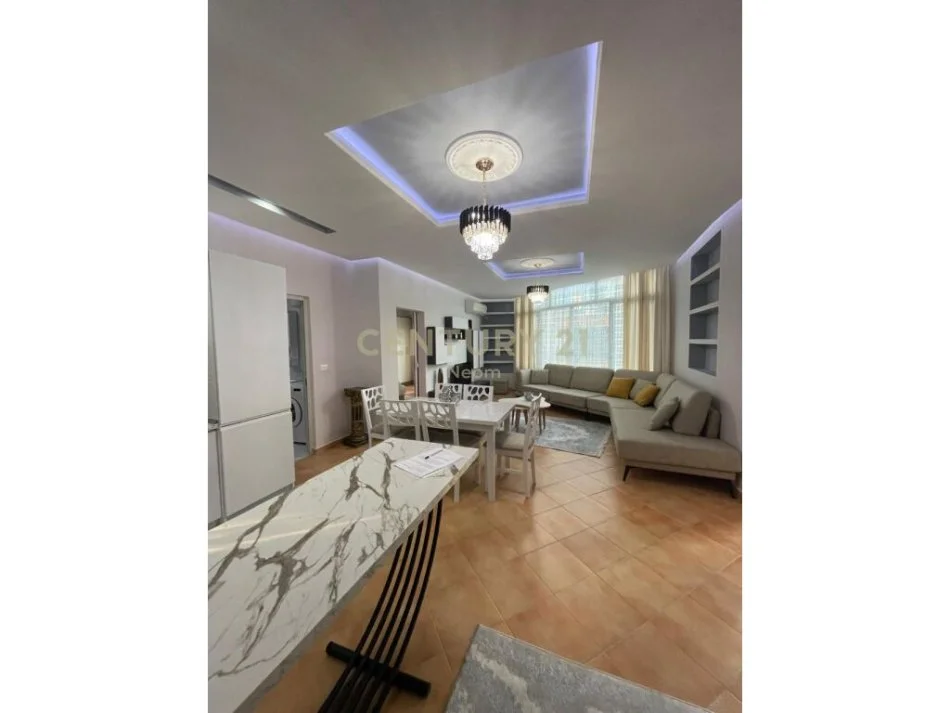 Tirane, jap me qera apartament 1+1 , 75 m² 600 € (Liqeni i Thatë)