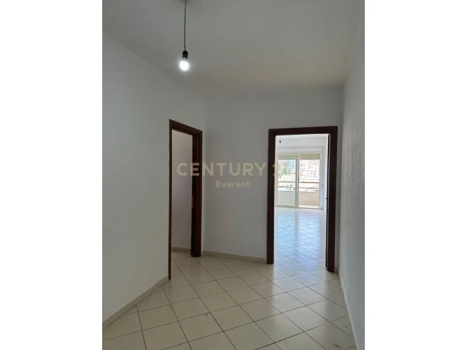 Tirane, shitet apartament 2+1 Kati 5, 96 m² 135.001 € 