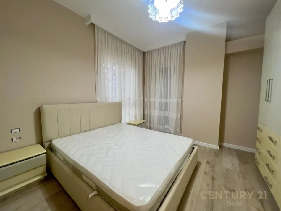 Tirane, jepet me qera apartament 2+1 Kati 4, 101 m² 600 € (5 MAJI)