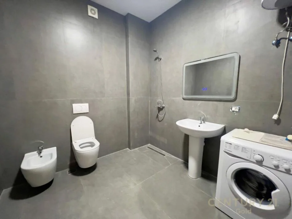 Tirane, jepet me qera apartament 2+1 Kati 4, 101 m² 600 € (5 MAJI)