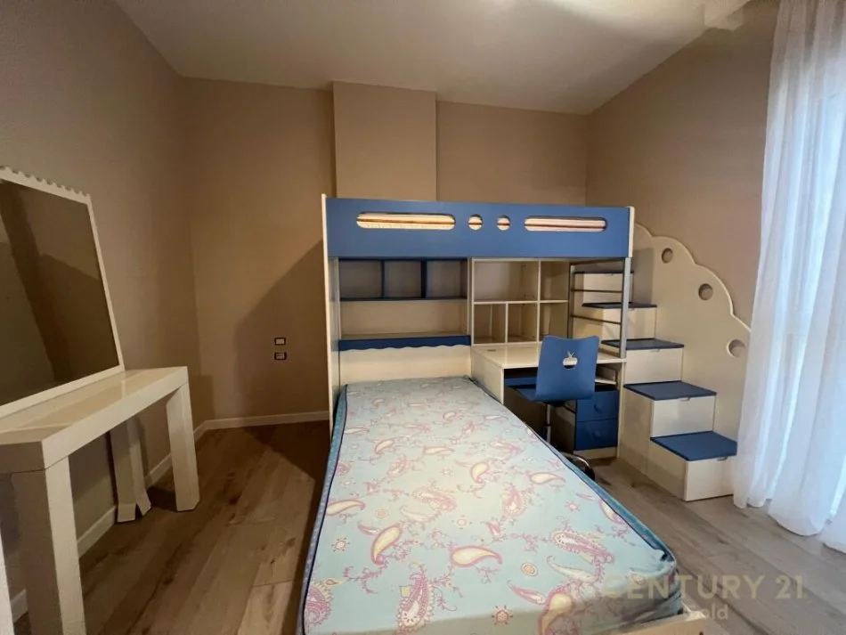 Tirane, jepet me qera apartament 2+1 Kati 4, 101 m² 600 € (5 MAJI)