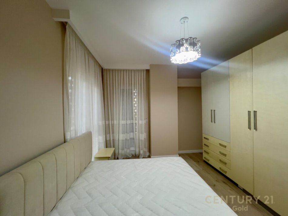 Tirane, jepet me qera apartament 2+1 Kati 4, 101 m² 600 € (5 MAJI)