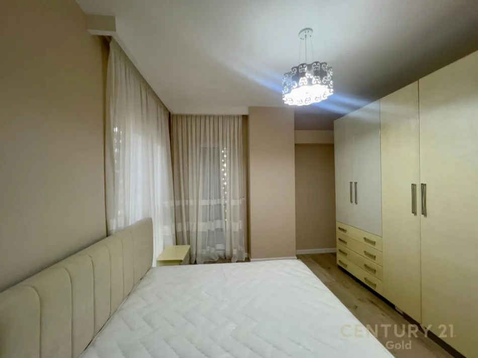 Tirane, jepet me qera apartament 2+1 Kati 4, 101 m² 600 € (5 MAJI)