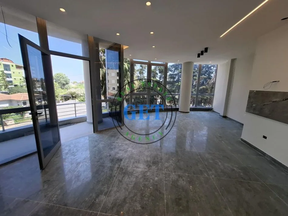 Durres, shitet apartament 2+1 Kati 1, 100 m² 120.000 € (Plazh Hekurudha)