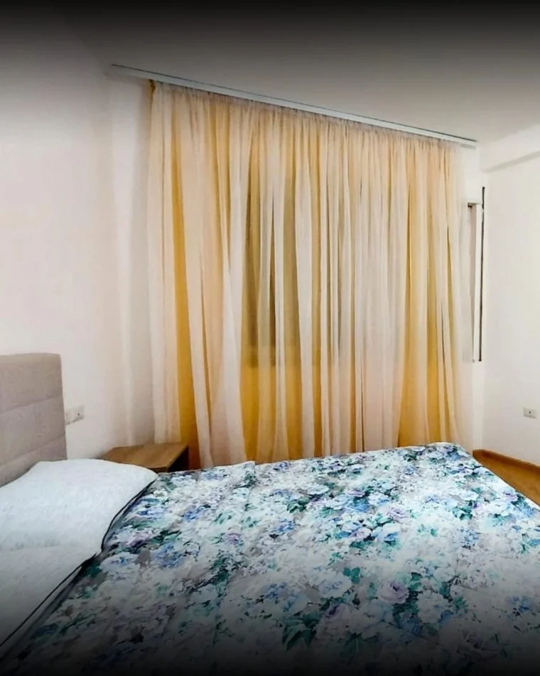 Tirane, jepet me qera apartament 2+1 Kati 3, 80 m² 700 € (RRUGA E DIBRES)