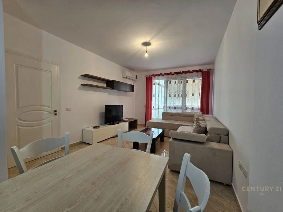Tirane, jepet me qera apartament 2+1 Kati 8, 95 m² 400 € (Rruga Besim Alla, Pallatet Cabej, Pallatet Çabej)