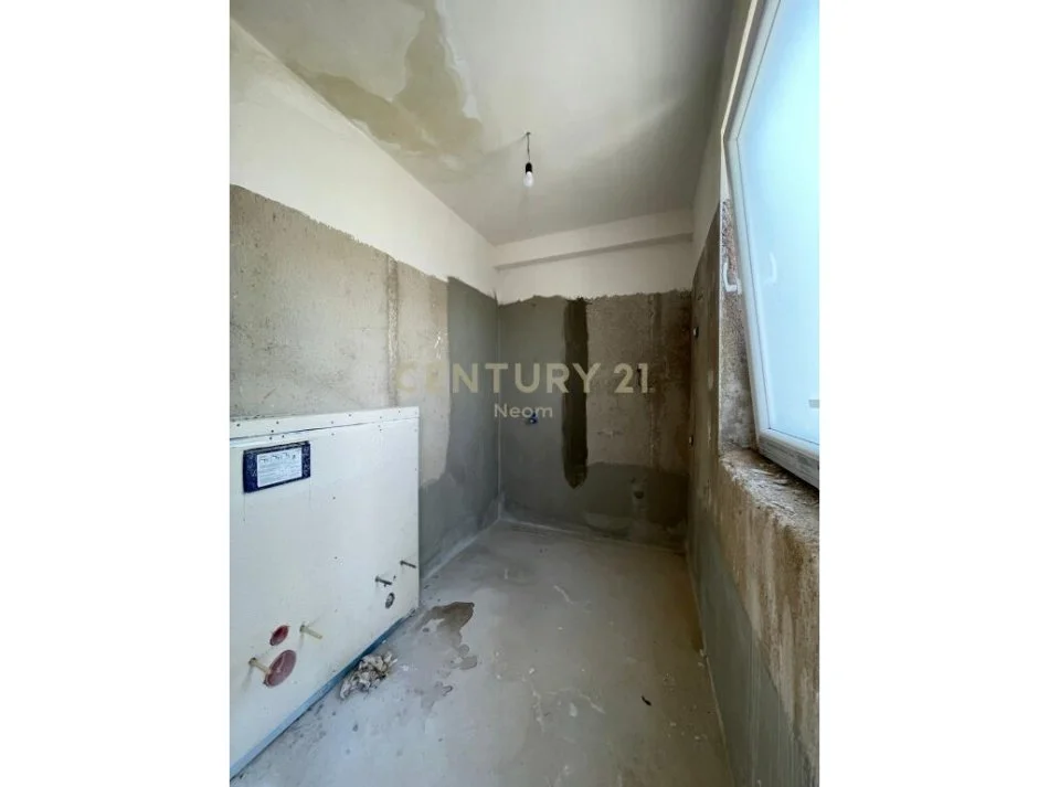Tirane, shitet apartament 2+1 Kati 5, 138 m² 250.000 € (sauk)